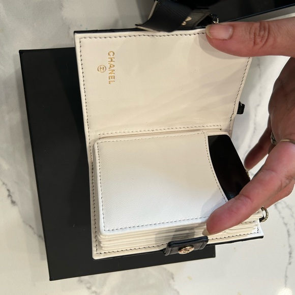SOLD-Chanel 22B book card holder on chain - Picture 10 of 15